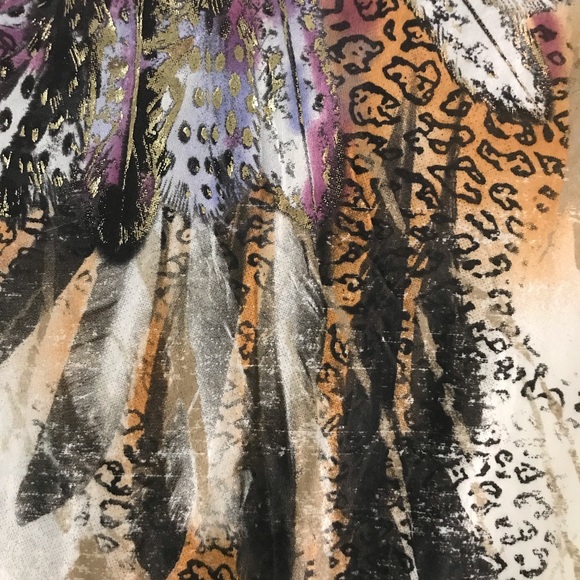 White sleeveless top with print on front - Picture 2 of 2